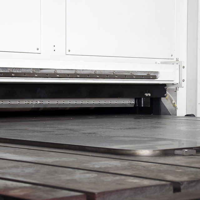 Reciprocating gantry type precision grinding and polishing machine